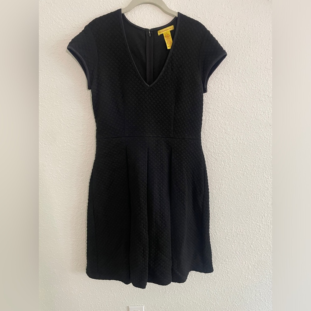 Catherine Malandrino Black V-Neck Fit & Flare Midi Dress | Size M